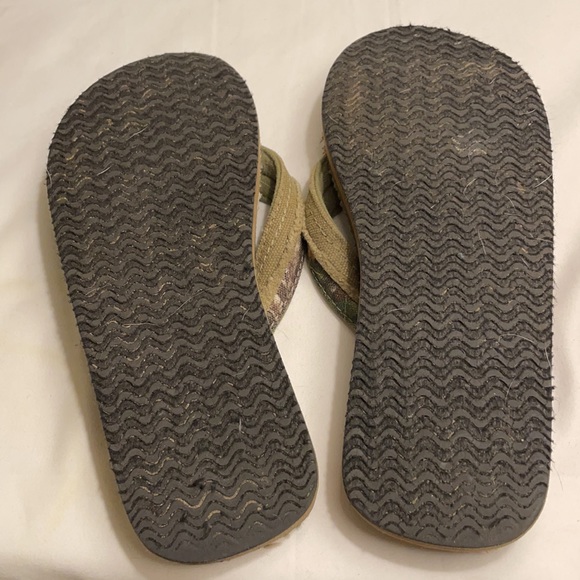 Real Tree Drake Jr. Flip Flops Sandals size 5M - Picture 4 of 9